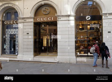 negozi gucci in italia|gucci website.